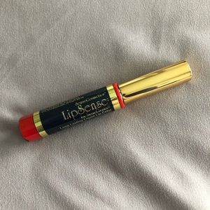 LipSense shade Blu-Red